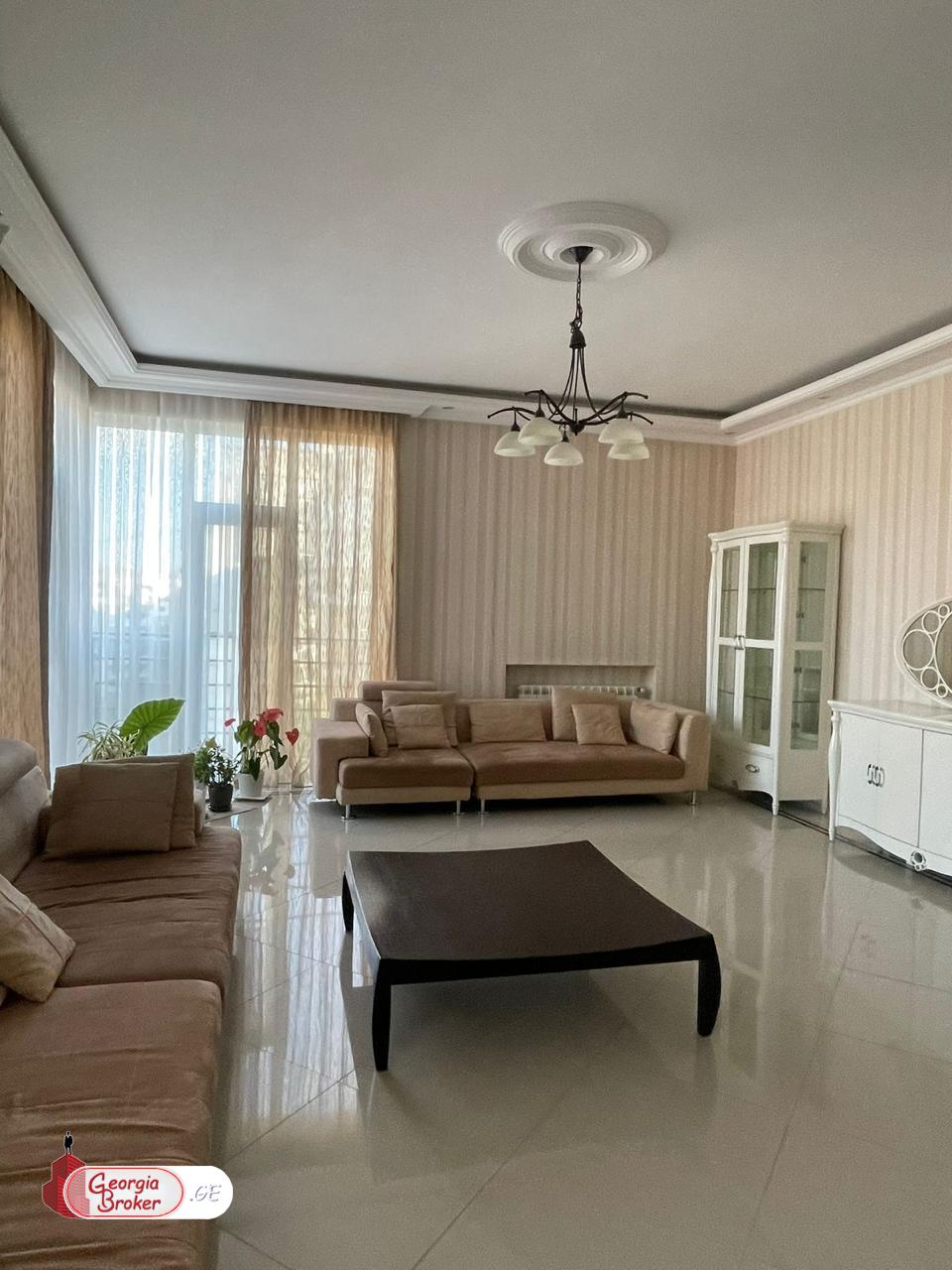 продается квартира с новым ремонтом 3-комнаты